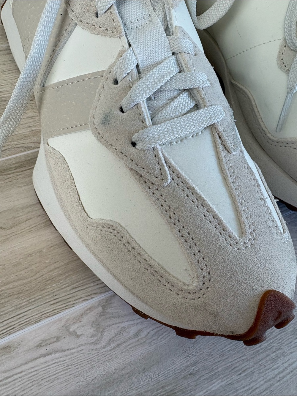 New Balance 327 Sneakers Size 8 Linen & Sea Salt Worn Once Clean Girl Neutral - Picture 4 of 10